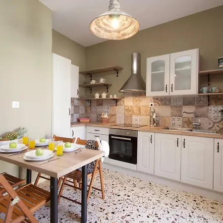 Vinieris Villas - Rea's Luxury Apartment