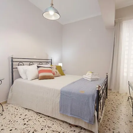 Vinieris Villas - Rea's Luxury Apartment *