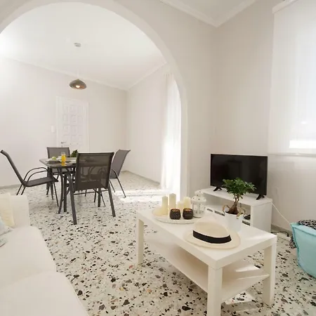 Vinieris Villas - Rea's Luxury *
