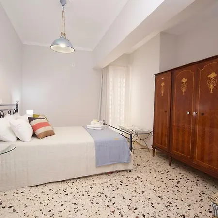 Vinieris Villas - Rea's Luxury Apartamento *