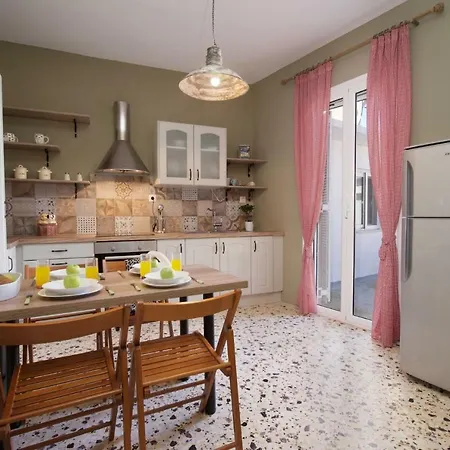 Vinieris Villas - Rea's Luxury Apartamento *